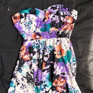 Floral DRESS! Size 8 ?